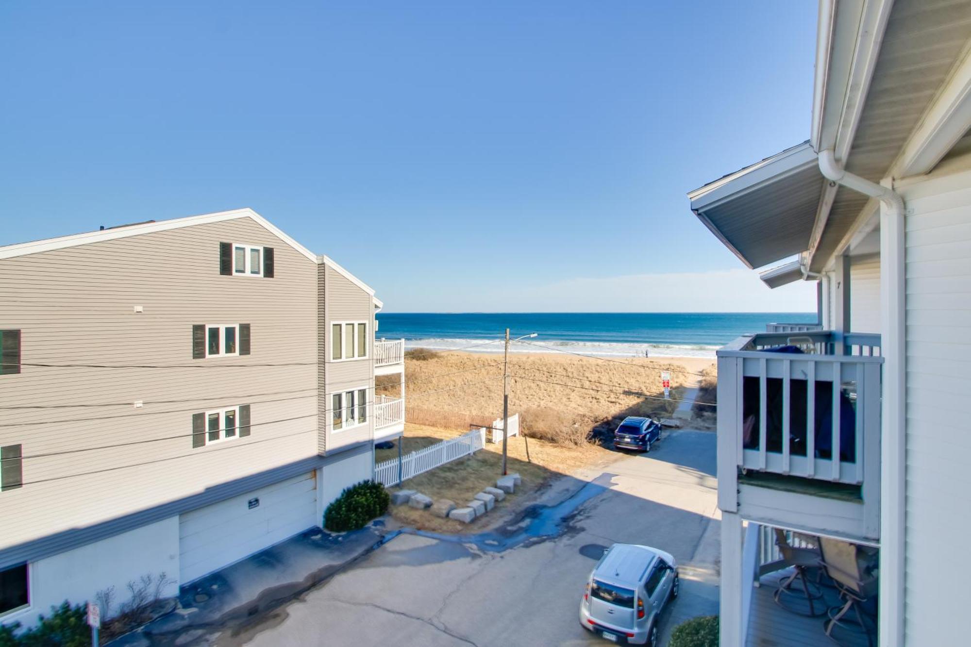 Beachfront Old Orchard Beach Condo With Balcony Екстериор снимка