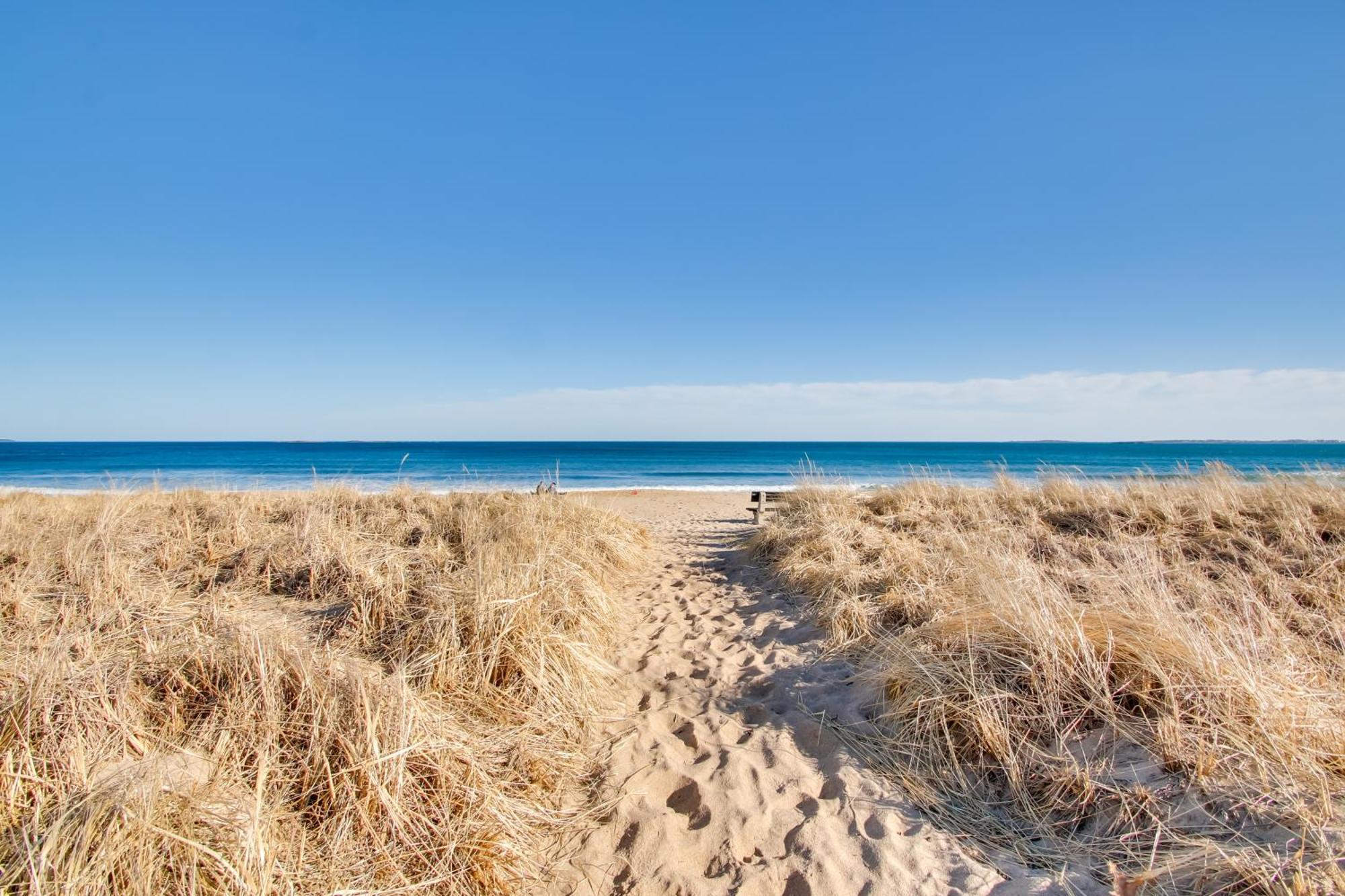 Beachfront Old Orchard Beach Condo With Balcony Екстериор снимка